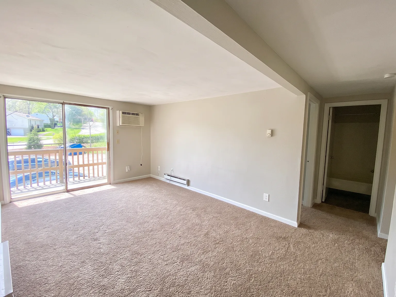 1 bed, 610 sqft, $850 — Photo 2