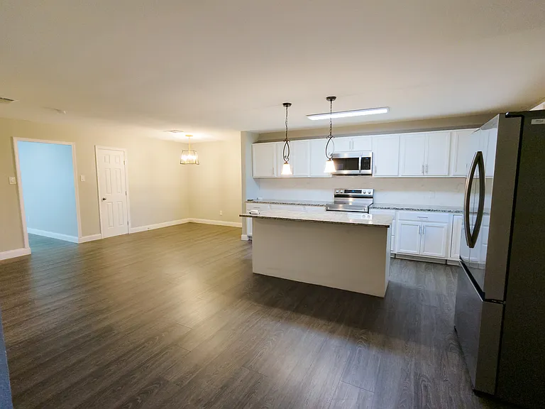 1222 S Peachtree Rd — Photo 5