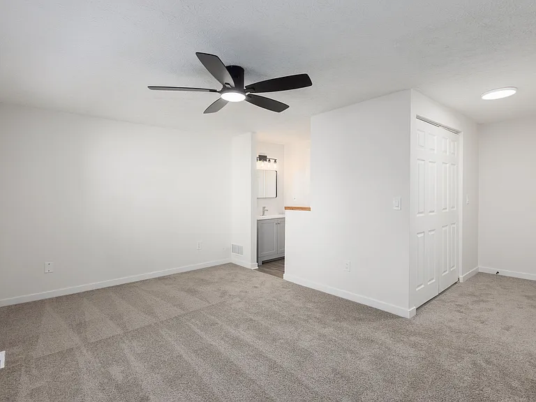 265 Cross Country Dr S — Photo 16