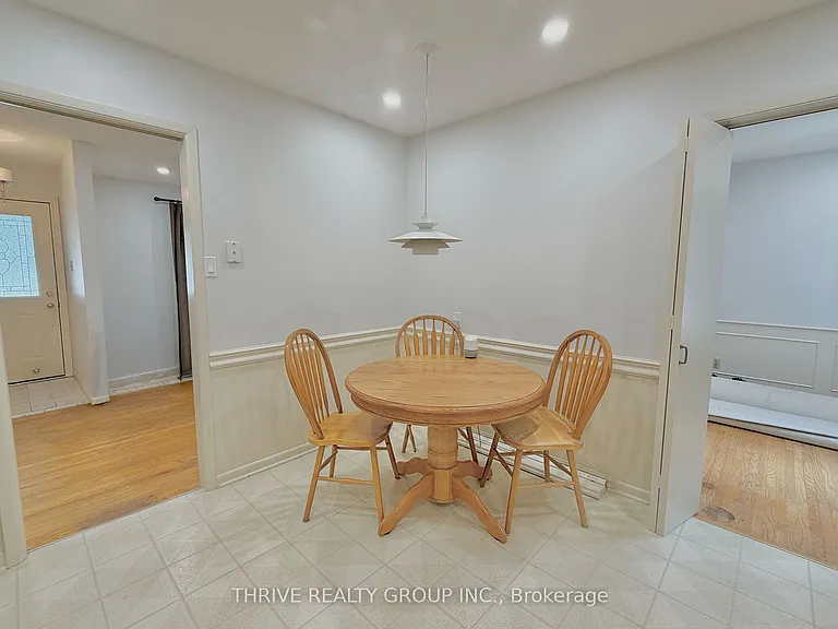 1449 Glenora Dr #UPPER — Photo 12