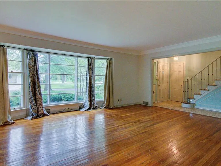 3297 Chelsea Dr — Photo 6