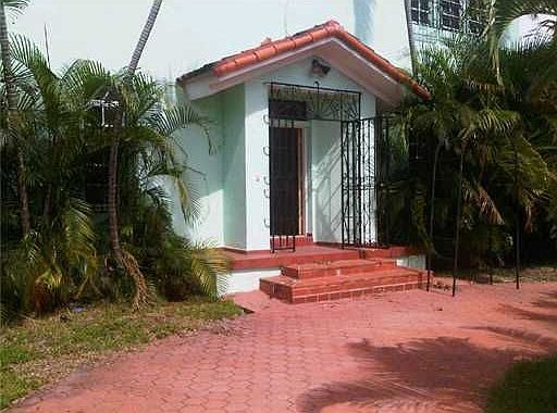 1st image of 265 S Coconut Ln