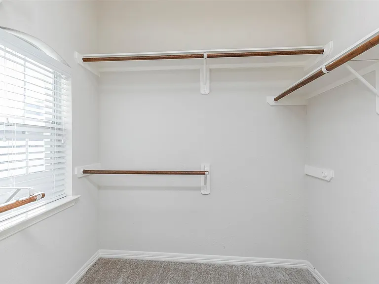 10126 Holly Chase Dr — Photo 33