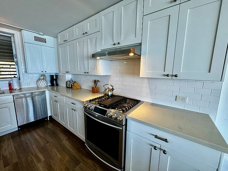 2895 Kalakaua Ave #302 — Photo 10