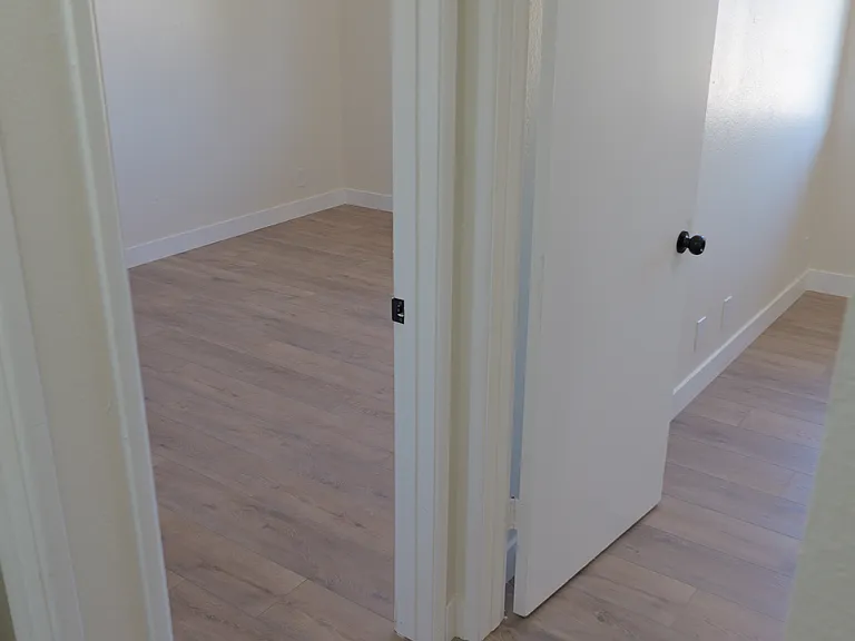 20997 Pine Ridge Ave #1 — Photo 9