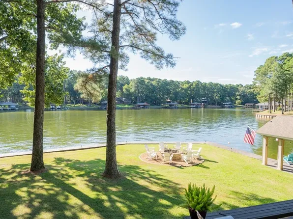 704 Wildwood Trl, Mount Vernon, TX 75457