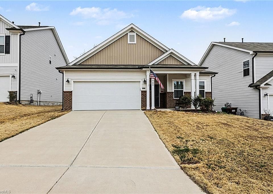 1st image of 940 Bloomington Way