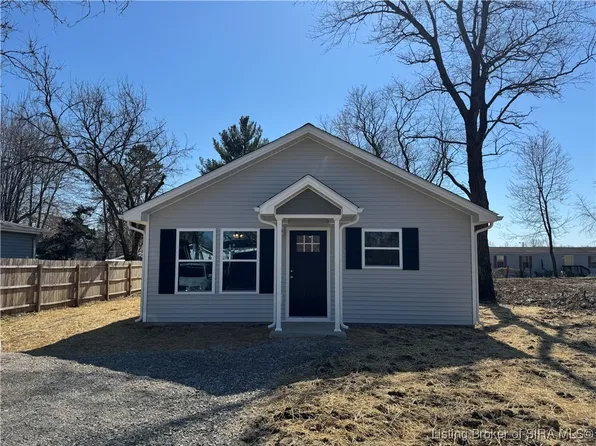 1207 W York Road, Austin, IN 47102