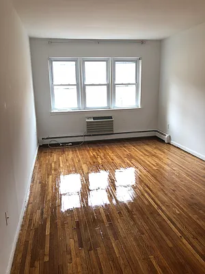 Rented by 18 REALTY | media 4