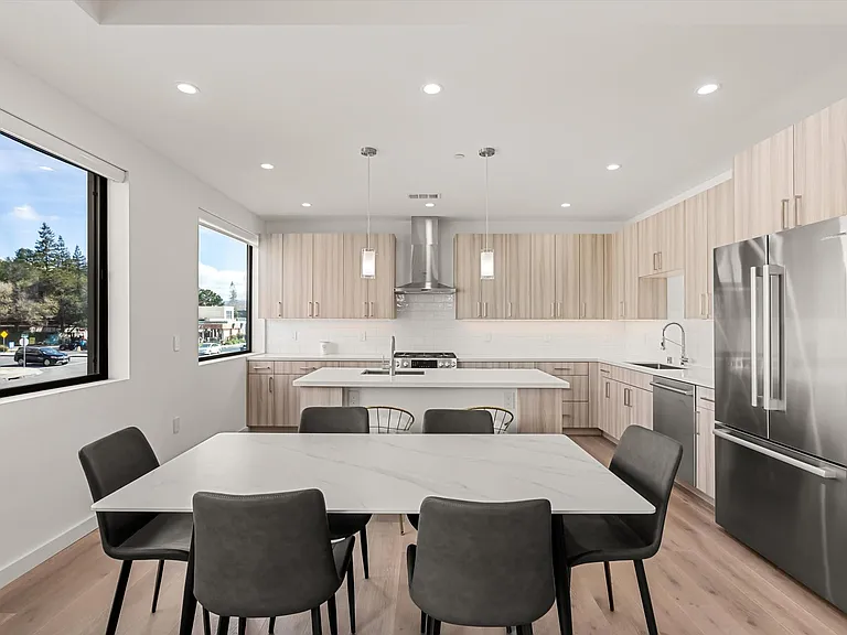 908 Woodside Rd — Photo 3