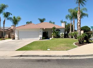10502 Petalo Dr, Bakersfield, CA 93311
