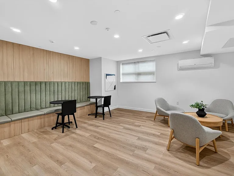 723 Grover Ave #210 — Photo 22
