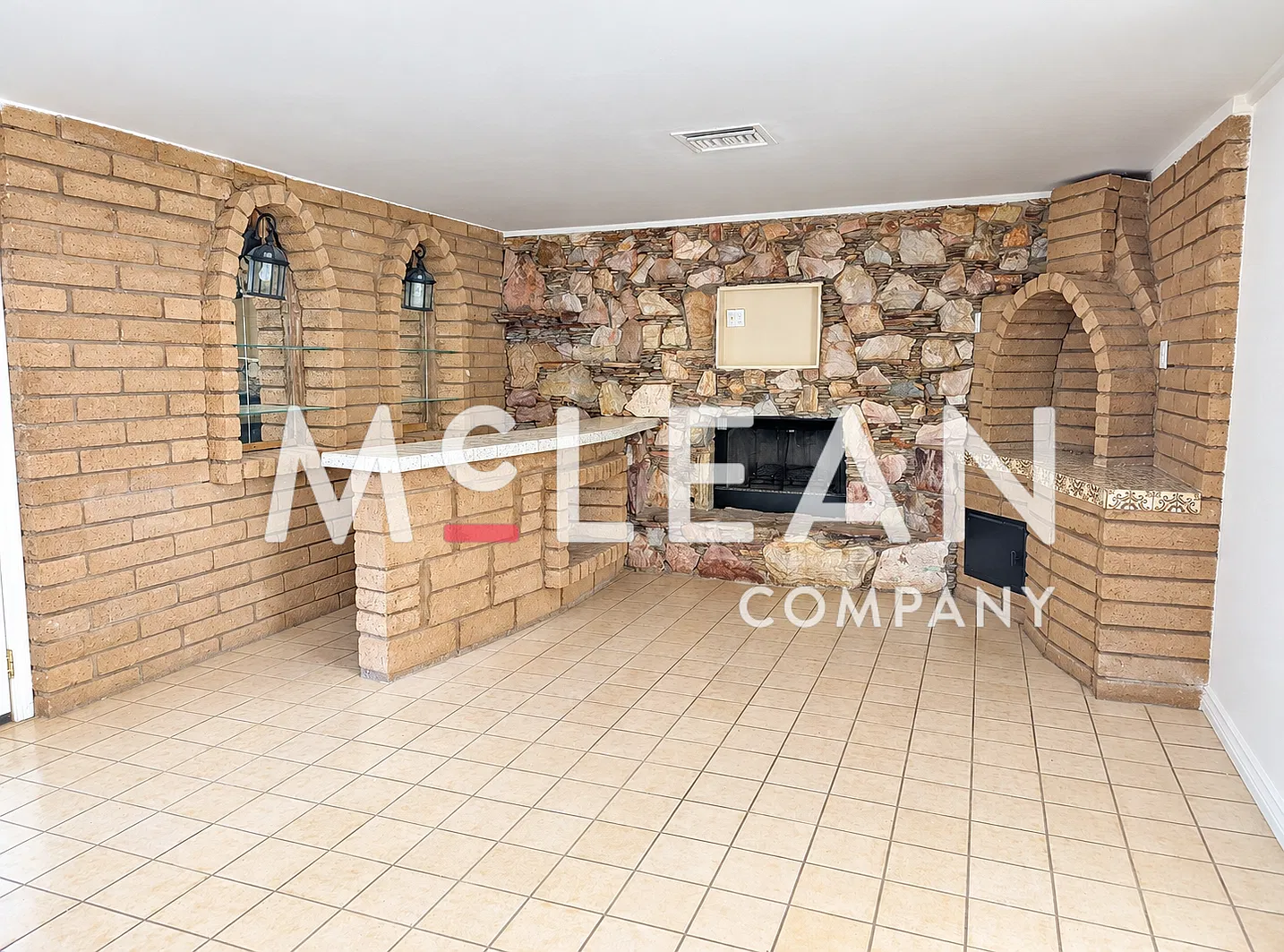 3 Bed & 2 Bath Home with Private Pool & Spa — Photo 4
