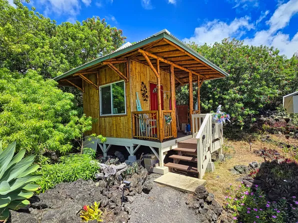 94-6350 Makai St, Naalehu, HI 96772