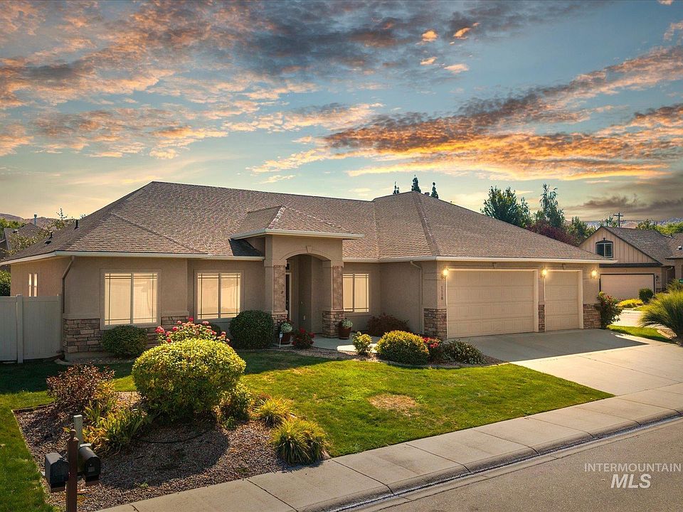 1st image of 1118 Regency Way
