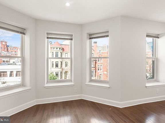 3rd image of 1733 20th St NW APT 301