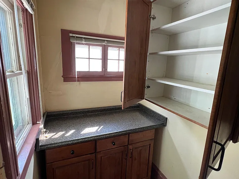 114 N Prospect St #B — Photo 15