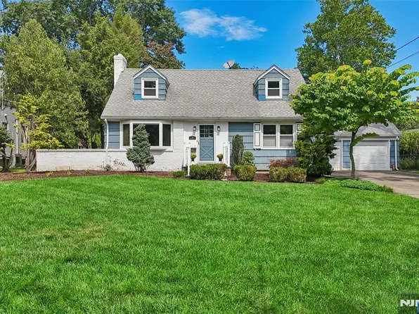 251 Brookmere Court, Ridgewood, NJ 07450