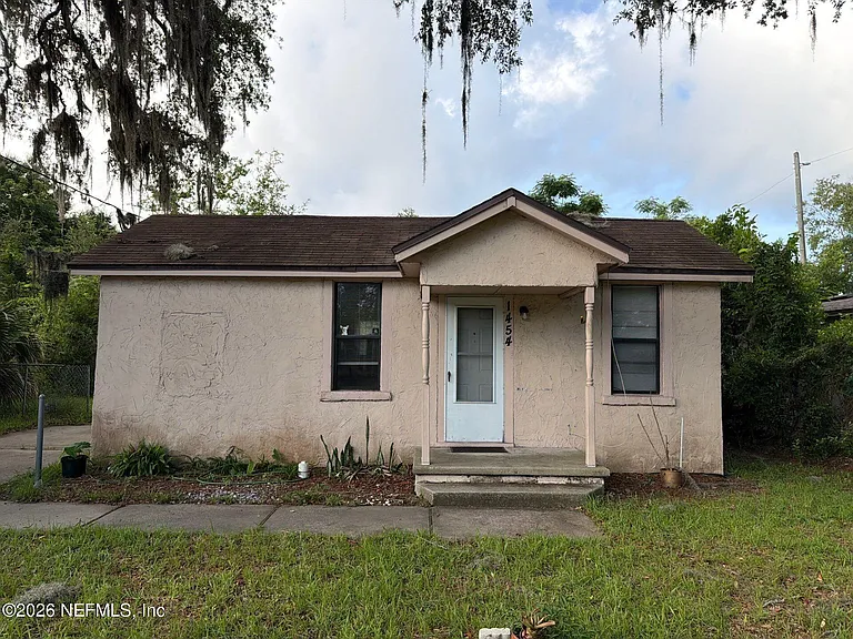 1454 Winthrop St — Photo 1