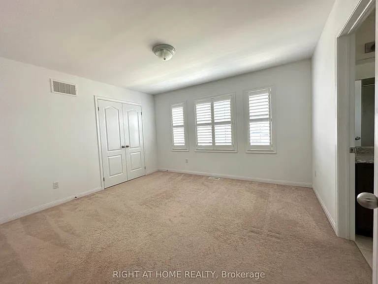 116 Hurst Dr — Photo 36