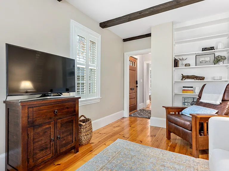 26 Beck St — Photo 12
