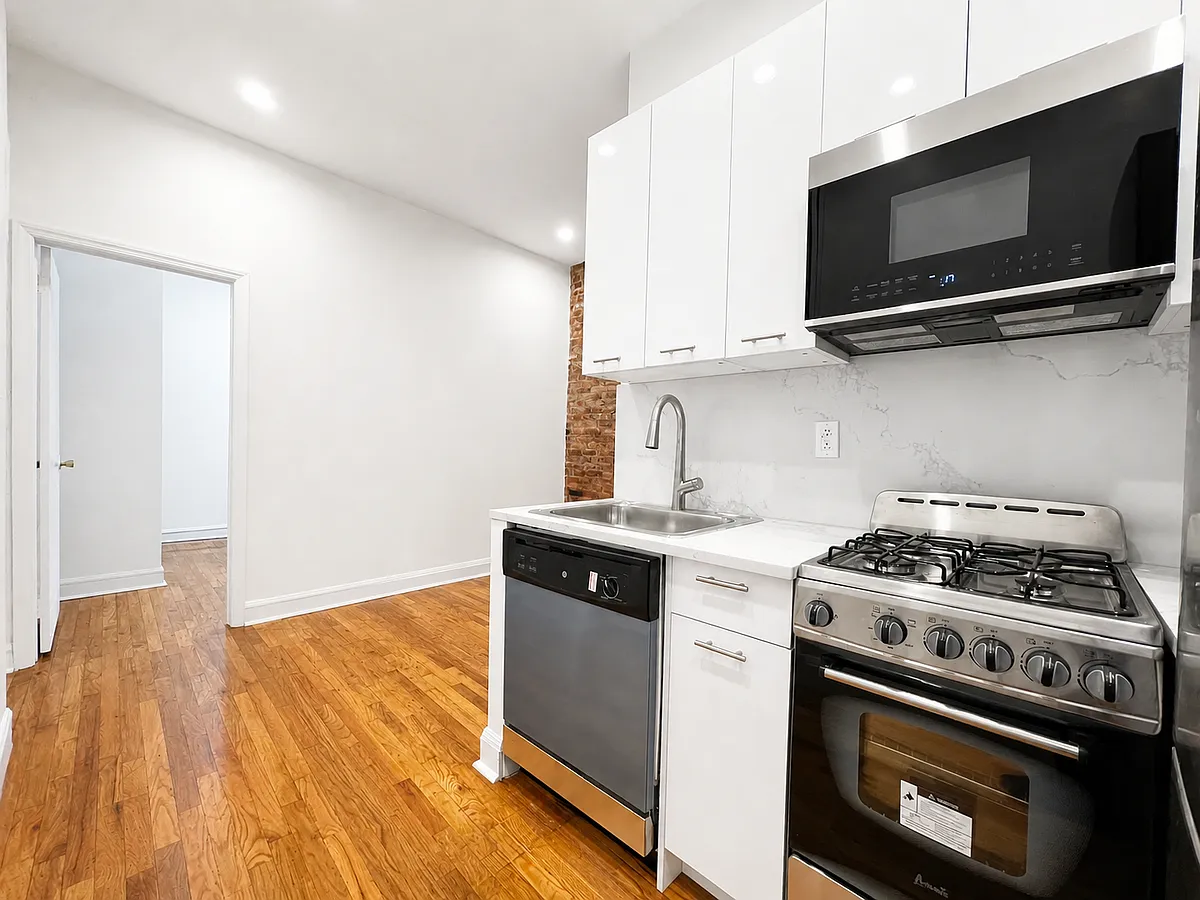Building Photo - 316 Mott St #CC