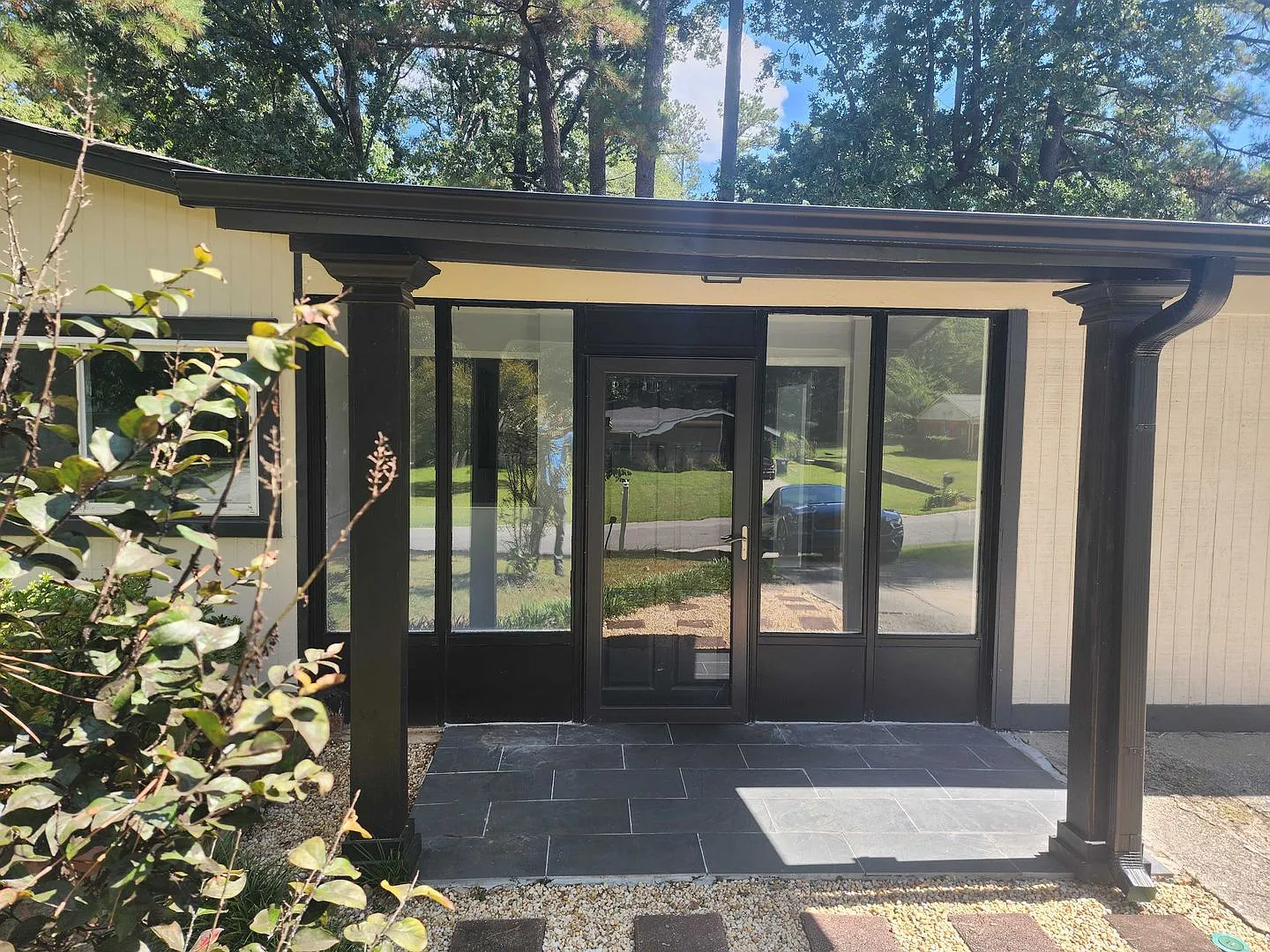 Luxurious Finishes & Serene Outdoor Retreat — Photo 2
