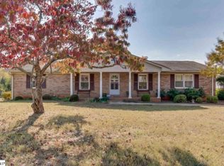 105 Pinewood Dr, Seneca, SC 29678