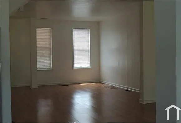 2878 W Garrison Ave — Photo 6