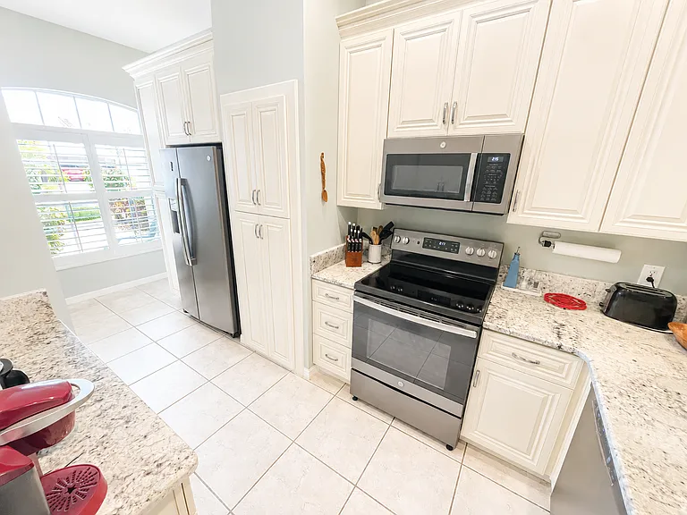250 Saint Lucie Ln #14 — Photo 5