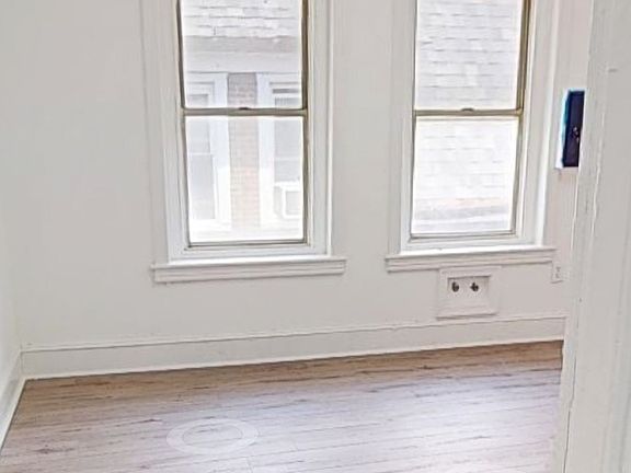 4th image of 433 W Bringhurst St Floor 3
