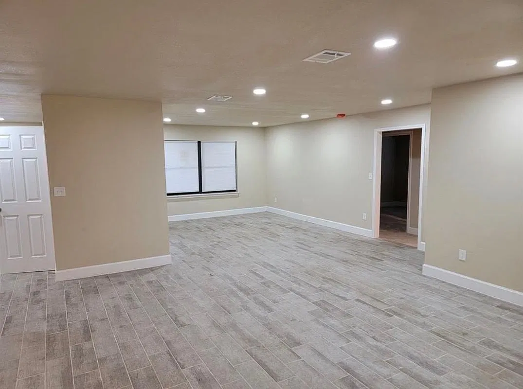 3 bed, 1.0 bath, 1912 sqft, $2,299 — Photo 1