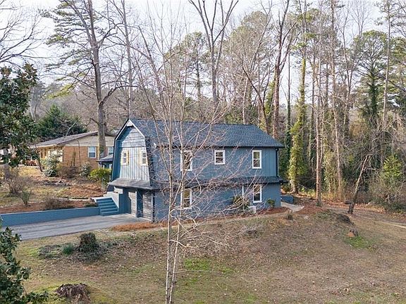 3rd image of 300 Woodland Dr