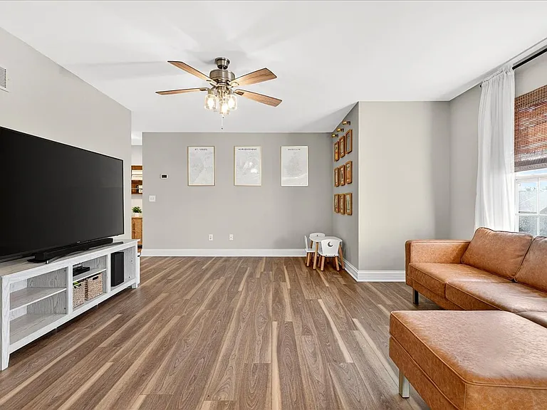 415 Filipp Ln — Photo 39