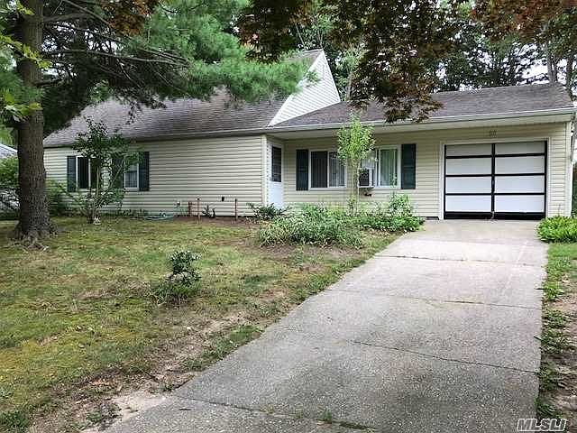 1st image of 50 Balsam Dr