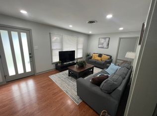 233 Bedford Ct E, Bedford, TX 76022