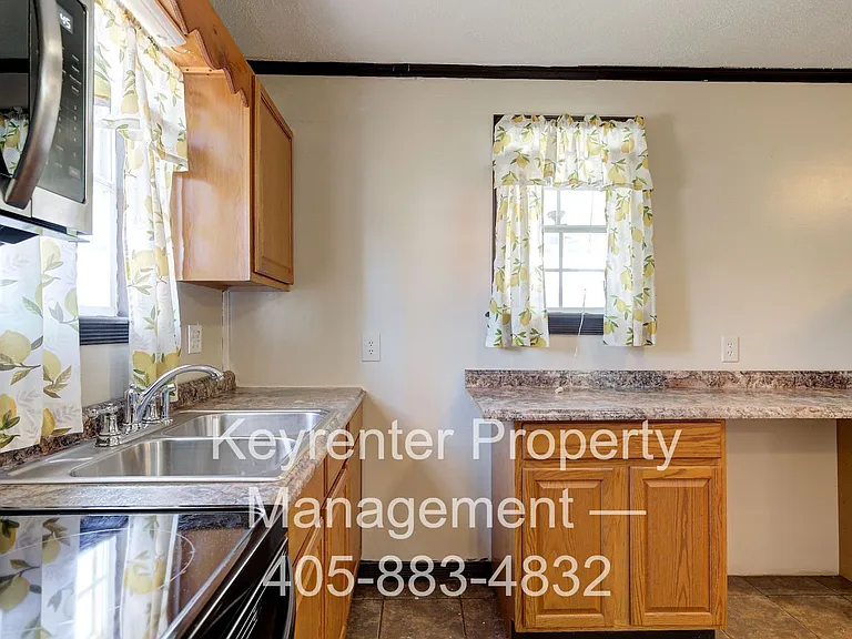 3607 SW 12th St — Photo 19