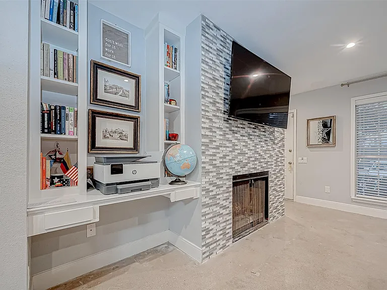 1860 White Oak Dr #375 — Photo 9