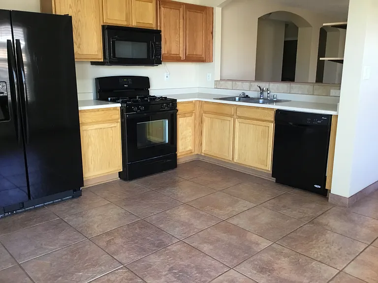 4039 Cresta Park Ave NW — Photo 3