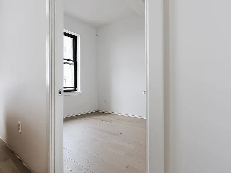 1 Hanson Pl #19L — Photo 17