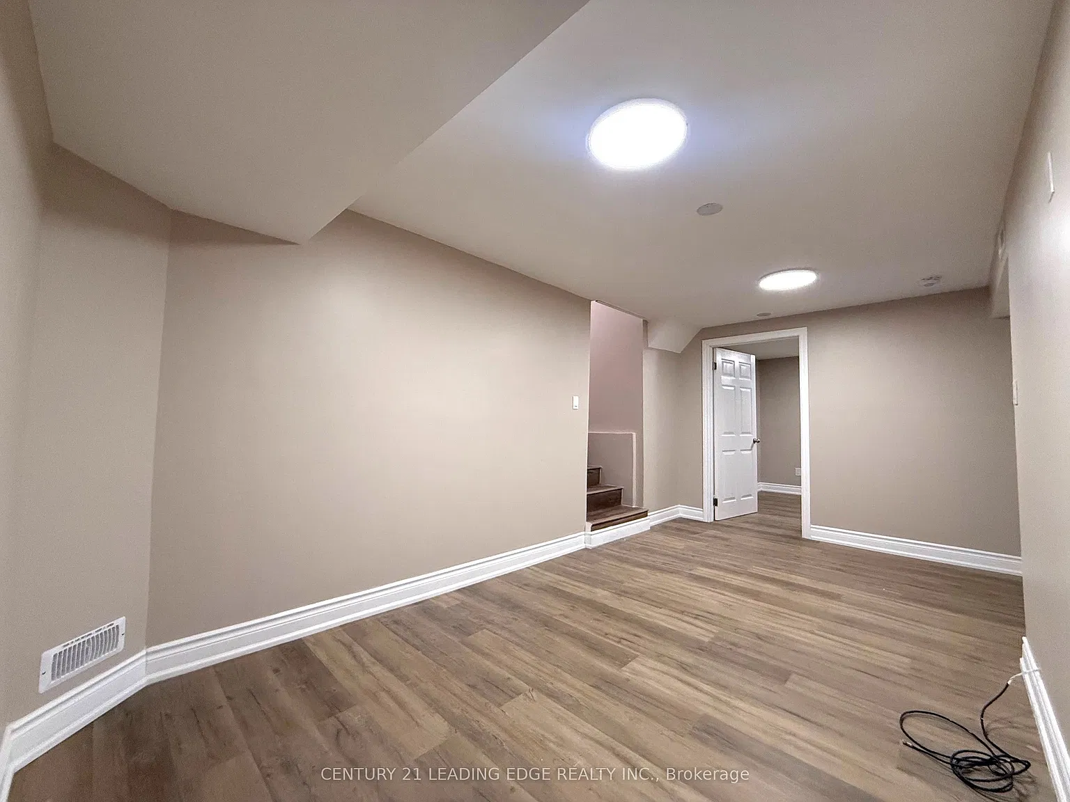 3 bed, $2,200 — Photo 2