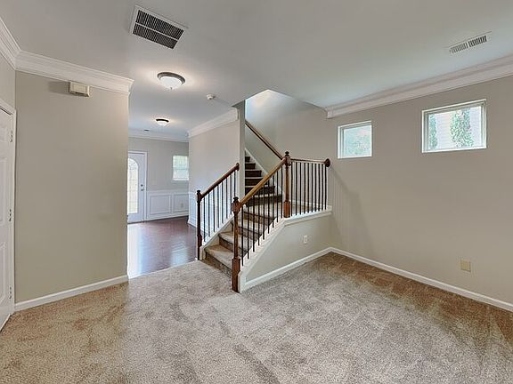 3rd image of 1479 Wilford Dr NE