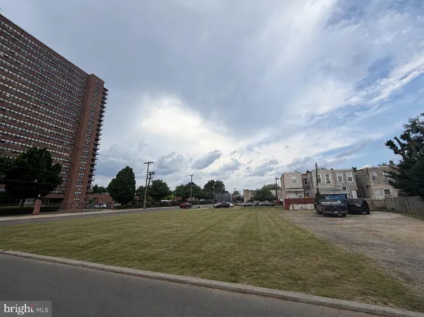 500 N 8th St, Camden, NJ 08102