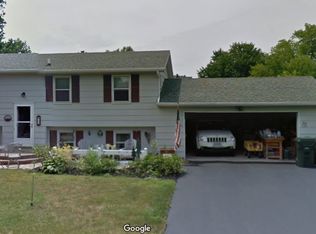 35 Heinz St, Hilton, NY 14468