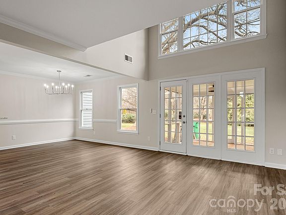 4th image of 8745 Fox Chase Ln