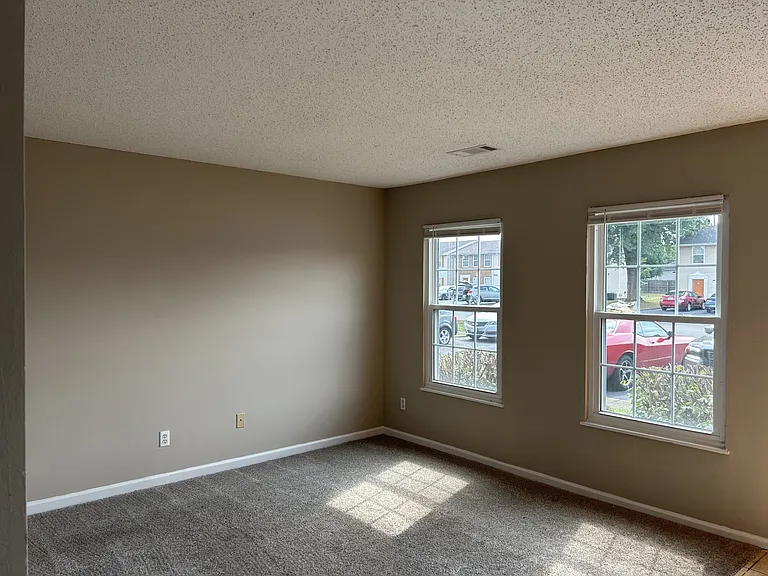 3212 Silvercreek Ave #B — Photo 8