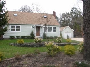 30 Shore Rd, Hampton Bays, NY 11946