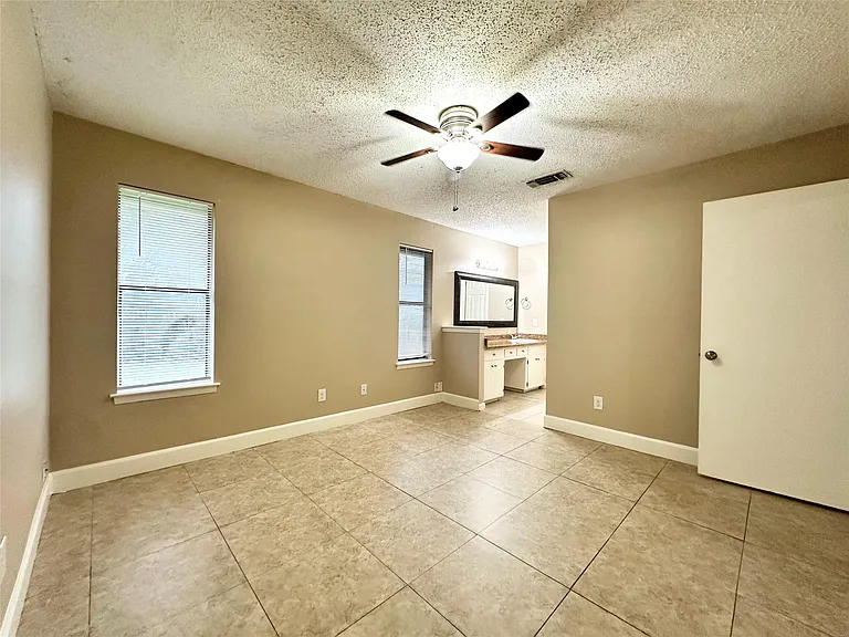 1611 Onion Creek Village Dr #A — Photo 15