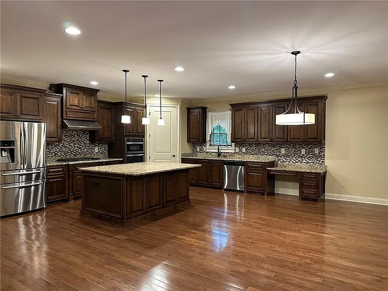 510 Lake Medlock Dr — Photo 13