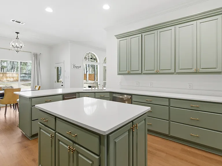 18 Tuckahoe — Photo 13